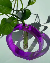 Load image into Gallery viewer, Circular Purple Jelly Vase
