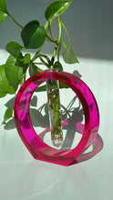 Load image into Gallery viewer, Circular Fuchsia Jelly Vase