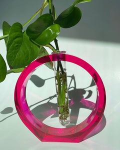 Circular Fuchsia Jelly Vase