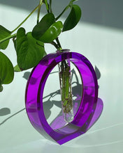 Load image into Gallery viewer, Circular Purple Jelly Vase